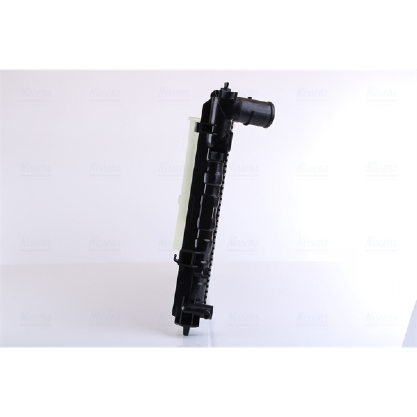 Radiator, engine cooling NISSENS 61379 - Trodo.com
